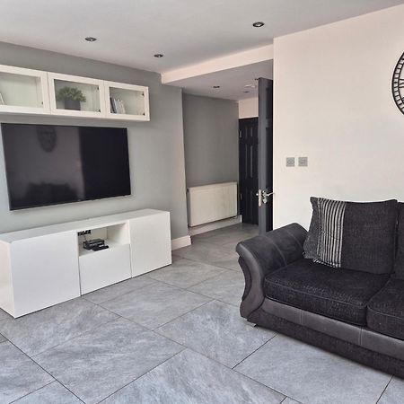Cardiff City Centre House - Sleeps 6 エクステリア 写真