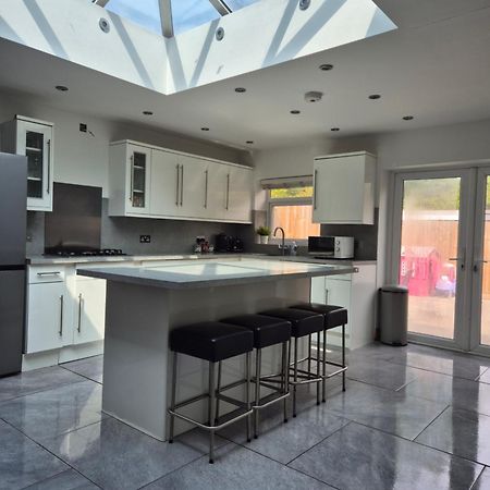 Cardiff City Centre House - Sleeps 6 エクステリア 写真