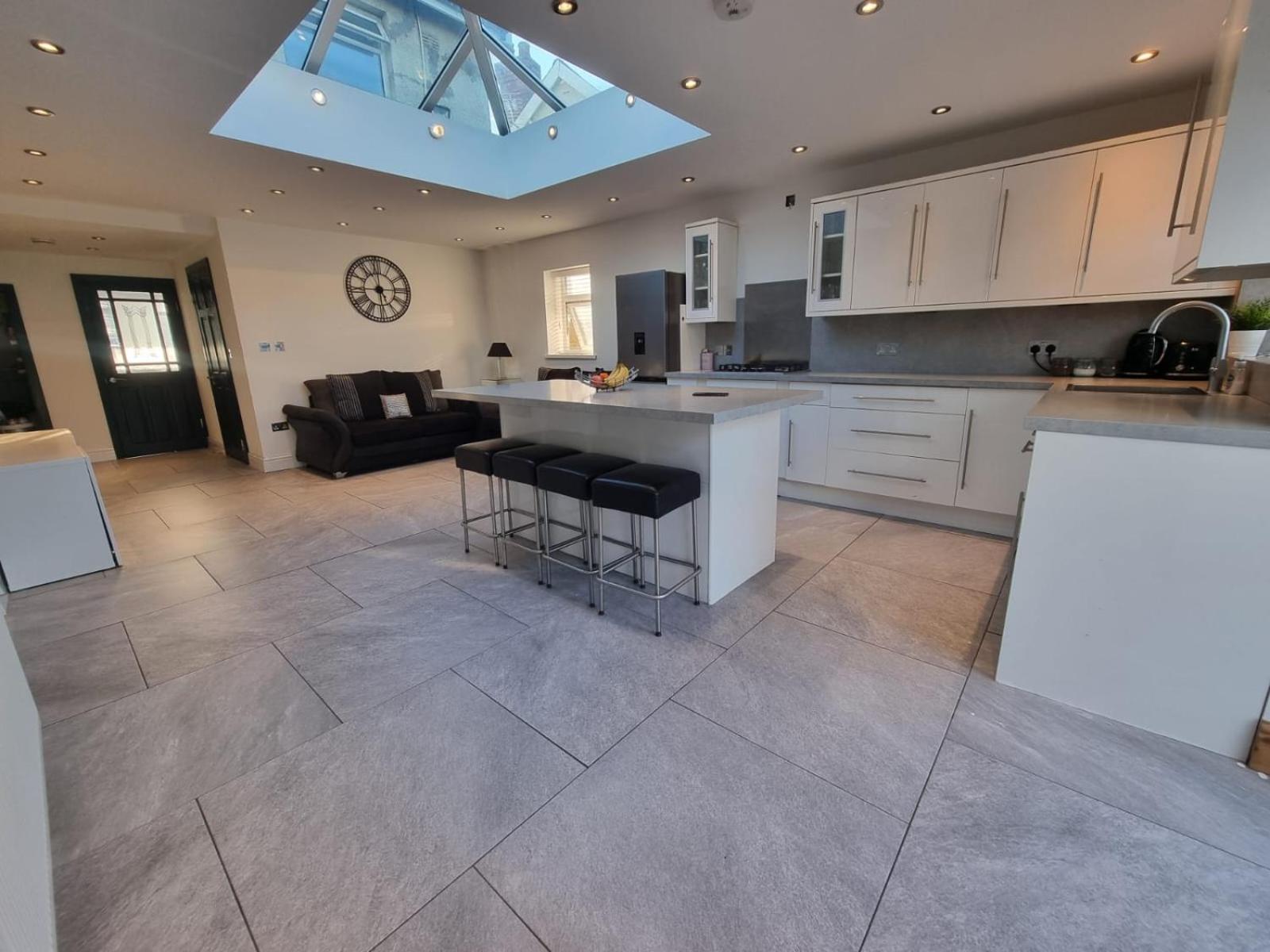 Cardiff City Centre House - Sleeps 6 エクステリア 写真
