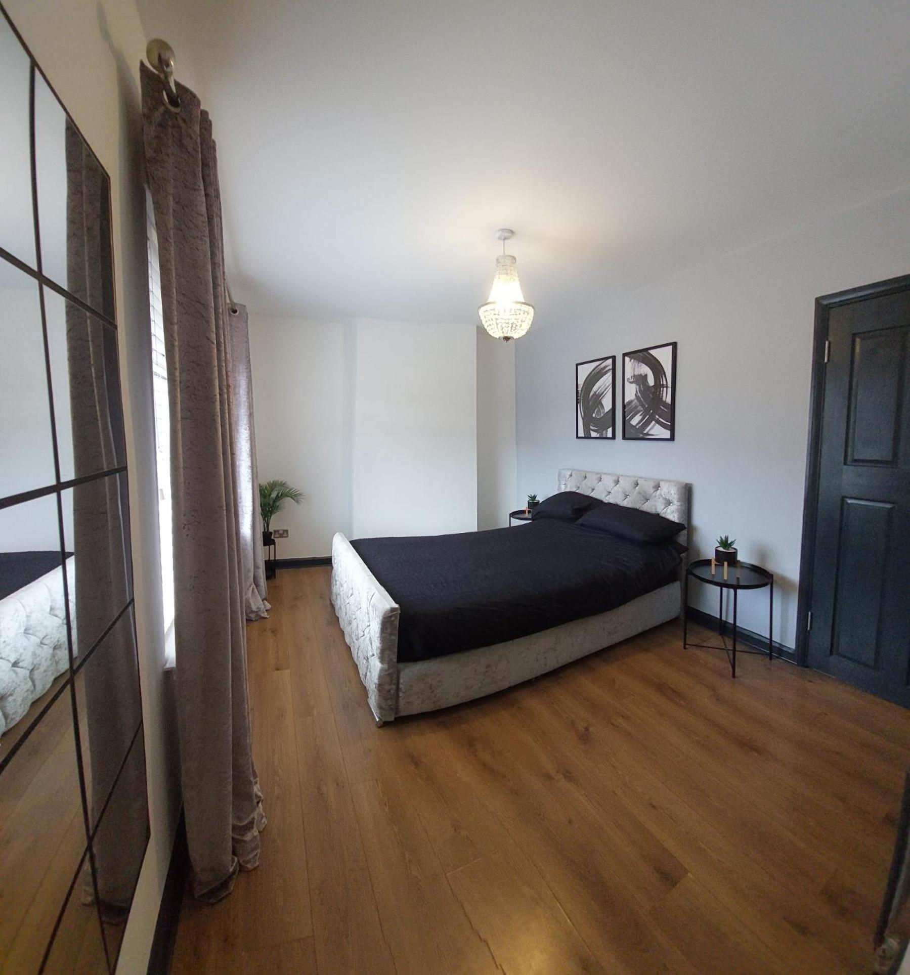 Cardiff City Centre House - Sleeps 6 エクステリア 写真