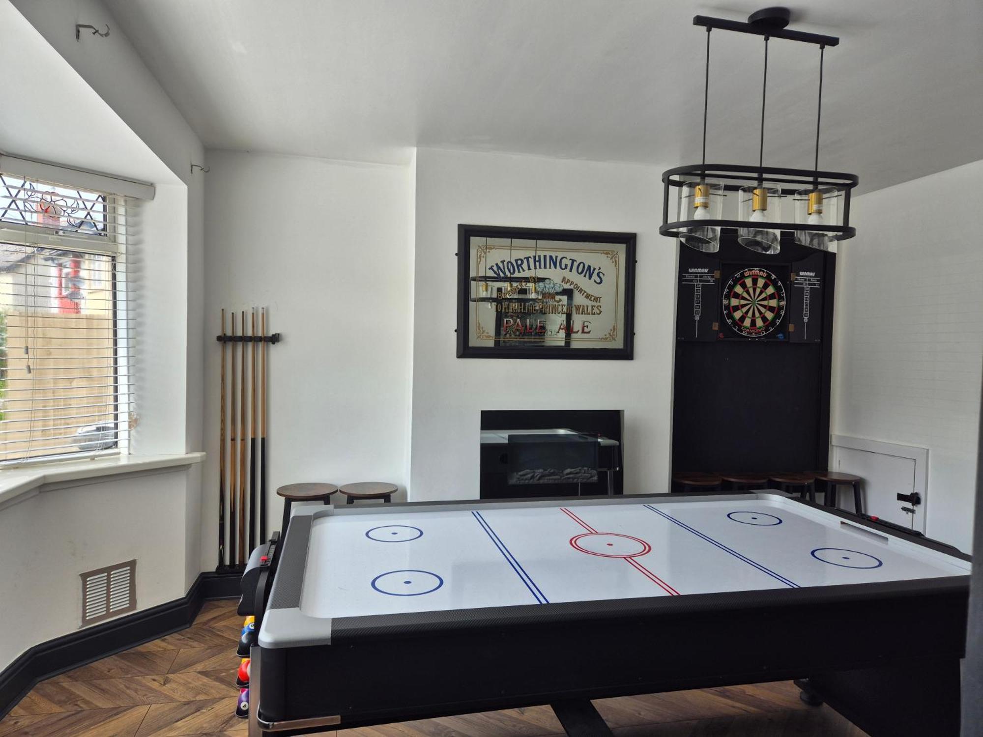 Cardiff City Centre House - Sleeps 6 エクステリア 写真