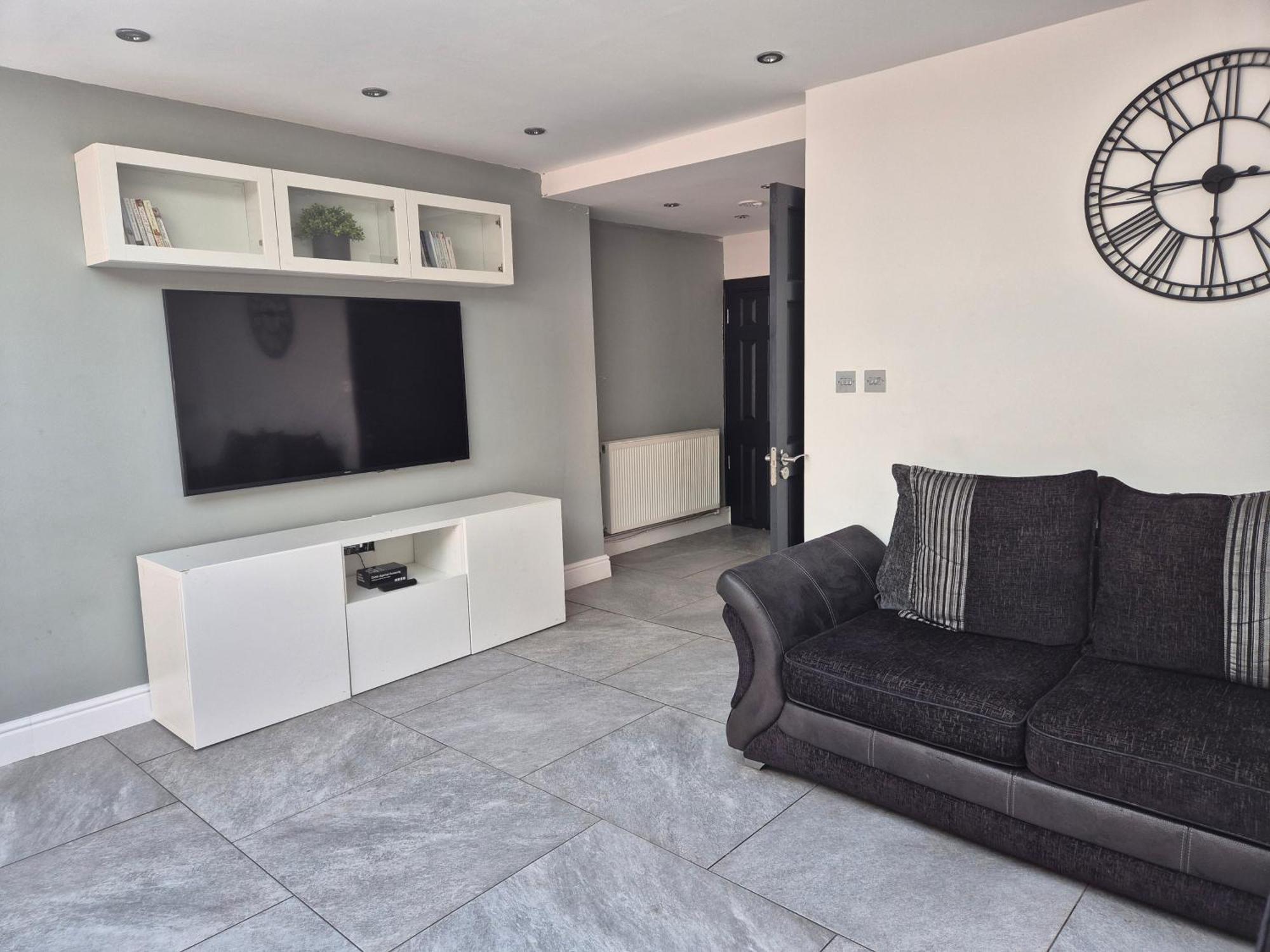 Cardiff City Centre House - Sleeps 6 エクステリア 写真