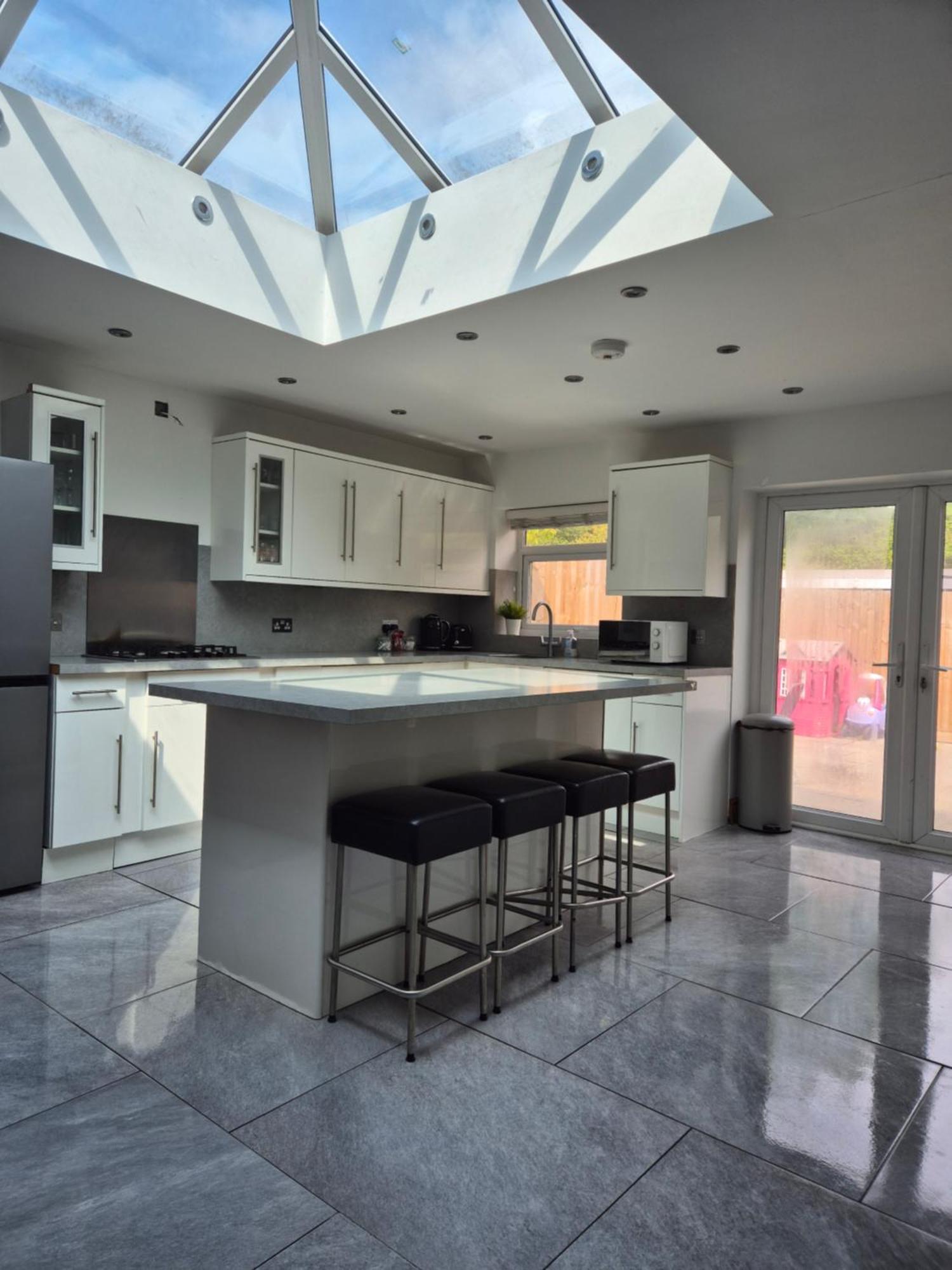 Cardiff City Centre House - Sleeps 6 エクステリア 写真